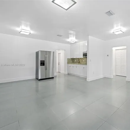 Image 7 - 905 Sharar Avenue, Opa-locka, FL 33054, USA - House for rent