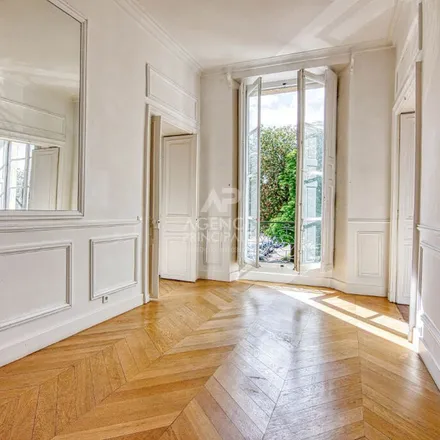 Image 6 - Parterre du Midi, Cour du Dauphin, 78000 Versailles, France - Apartment for rent