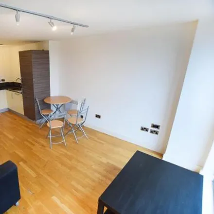 Image 2 - Wicker Riverside Apartments, 3 North Bank, Sheffield, S3 8JA, United Kingdom - Room for rent