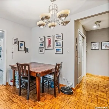 Image 8 - 144-55 Melbourne Avenue, New York, NY 11367, USA - Apartment for sale