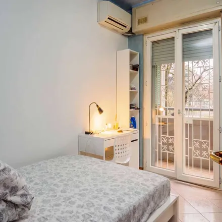 Rent this 5 bed room on Scuola media statale Elsa Morante in Via Luca Ghini, 20141 Milan MI