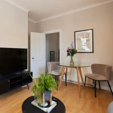 Image 7 - 282 Murchison Road, London, E10 6LY, United Kingdom - Apartment for rent