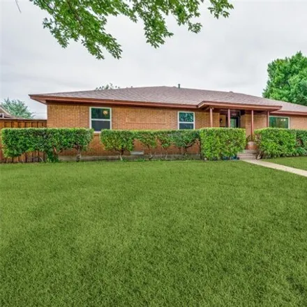 Image 2 - 13657 Willow Bend Road, Dallas, TX 75240, USA - House for sale