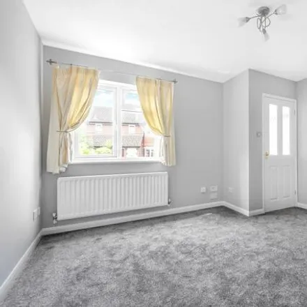 Image 3 - Francis Gardens, Newell Green, RG42 3SX, United Kingdom - Townhouse for rent