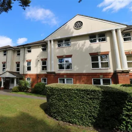 Rent this 2 bed apartment on Boundary Road in Farnborough, GU14 6SF