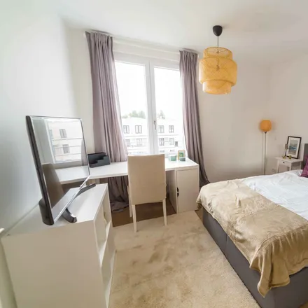 Rent this 4 bed room on Klara-Franke-Straße 12 in 10557 Berlin, Germany