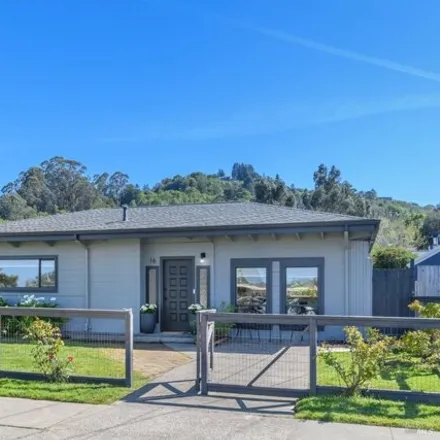 Buy this 5 bed house on Lakeside Drive in Corte Madera, CA 94939