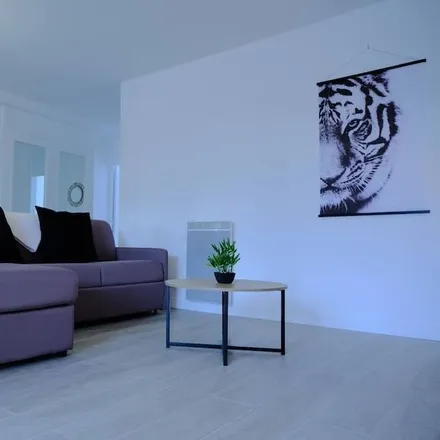 Rent this 4 bed apartment on 77000 Melun