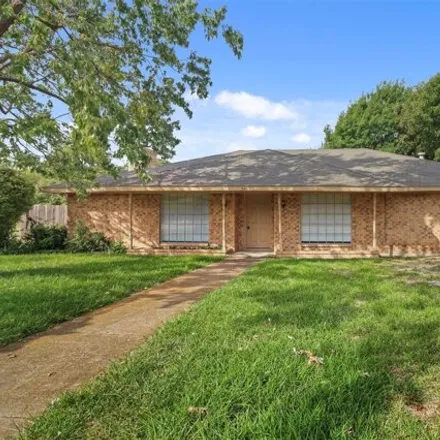 Rent this 3 bed house on 581 Newcastle Drive in DeSoto, TX 75115