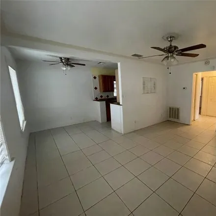 Image 4 - 1573 44th Street South, Saint Petersburg, FL 33711, USA - House for sale