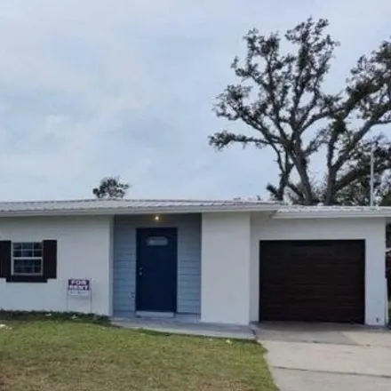 Rent this 4 bed house on 1006 East 2nd Court in Cove, Panama City