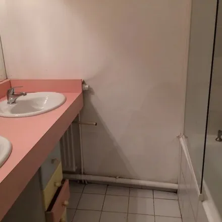 Rent this 5 bed apartment on 4 Rue Mercière in 42000 Saint-Étienne, France