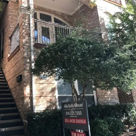 Rent this 3 bed house on Sí Tapas in Allen Street, Dallas