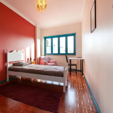 Rent this 4 bed room on Teatro Helena Sá e Costa in Rua da Escola Normal, 4000-045 Porto