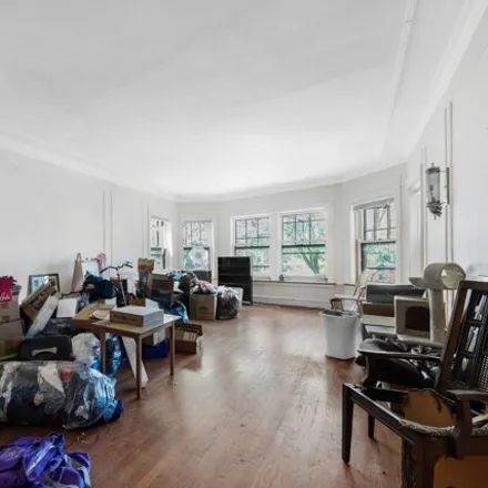 Image 2 - 2229 East 70th Place, Chicago, IL 60649, USA - House for sale