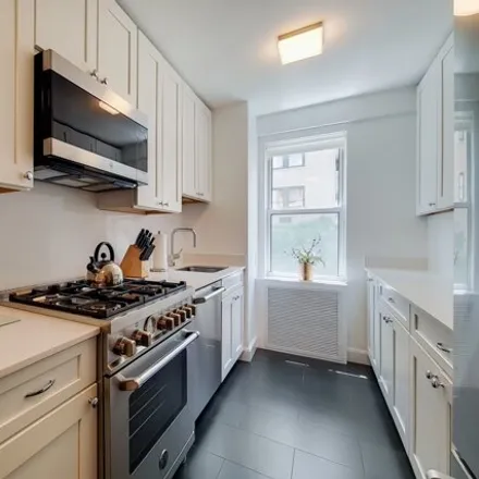 Image 3 - 69 East 80th Street, New York, NY 10028, USA - House for rent