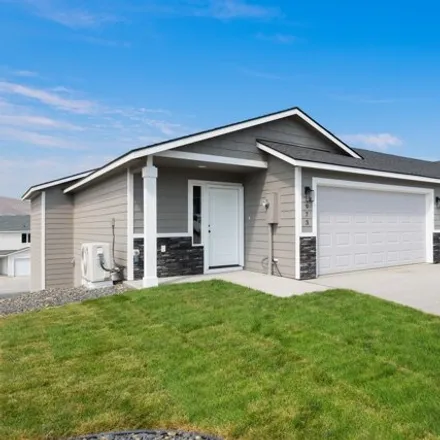 Buy this 3 bed house on Duke Lane in West Richland, WA 99353