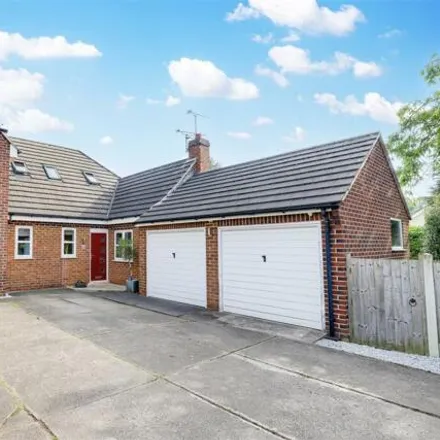 Buy this 4 bed house on Fox Meadow in Hucknall, NG15 6UZ
