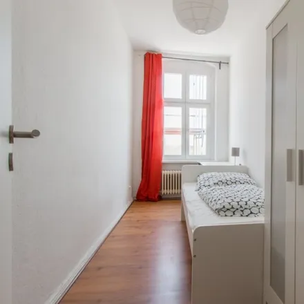 Rent this 5 bed room on Selchower Straße 1 in 12049 Berlin, Germany