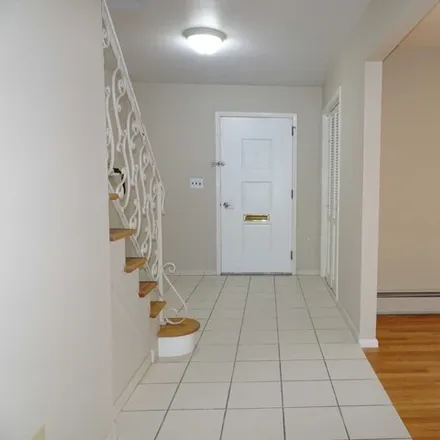 Image 3 - 57 Bogert Place, Clifton, NJ 07013, USA - House for rent