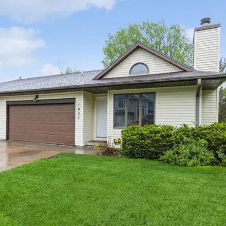 Buy this 3 bed house on 1987 Plaen View Drive in Iowa City, IA 52246