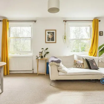 Rent this 2 bed apartment on 168 Crystal Palace Road in London, SE22 9ER