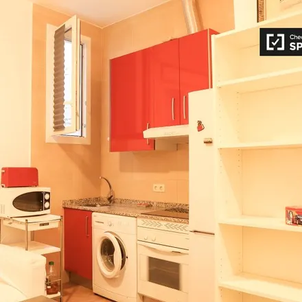 Rent this 2 bed apartment on ALE-HOP in Plaza de San Miguel, 4