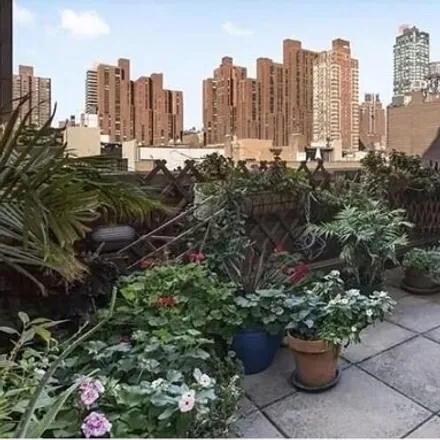 Rent this 1 bed apartment on Starbucks in 400 East 90th Street, New York