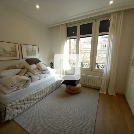 Image 1 - Carrer de Balmes, 439, 08006 Barcelona, Spain - Apartment for rent