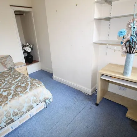 Rent this 3 bed apartment on Gaul Street in Leicester, LE3 0AU