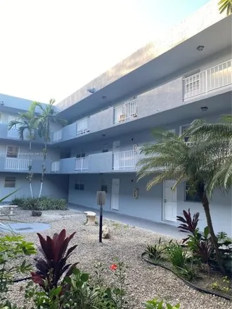 Rent this 2 bed condo on 1725 West 60th Street in Hialeah, FL 33012
