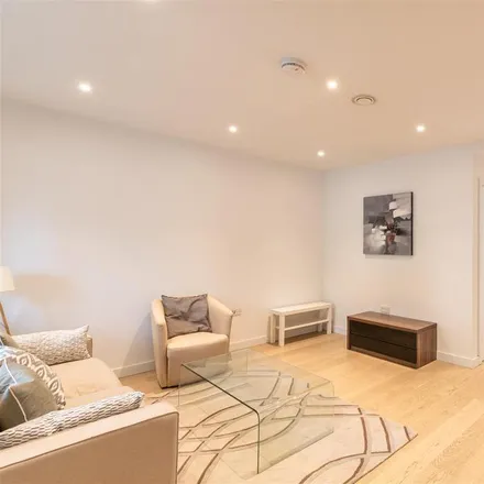 Image 1 - South Garden Court, 6 Heygate Street, London, SE17 1FQ, United Kingdom - Apartment for rent