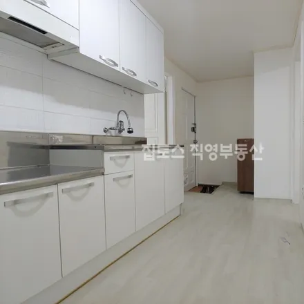 Image 5 - 서울특별시 서초구 잠원동 28-5 - Apartment for rent