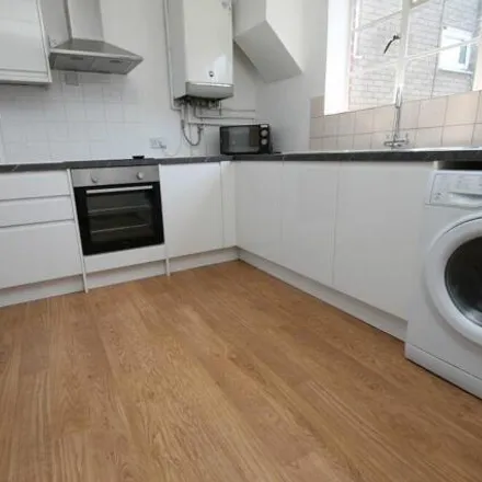 Image 2 - Upper Chantry Lane, Canterbury, CT1 3HP, United Kingdom - Apartment for rent