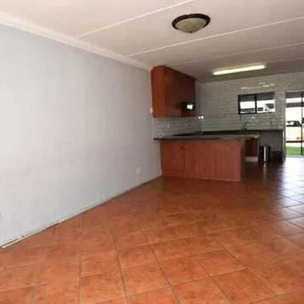 Image 2 - unnamed road, Paulshof, Sandton, 2062, South Africa - Apartment for rent