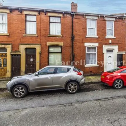 Buy this 3 bed townhouse on Tulketh Road in Preston, PR2 1BN