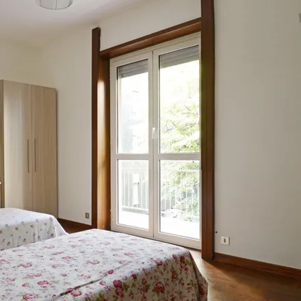 Rent this 5 bed room on Via Rho in 8, 20125 Milan MI