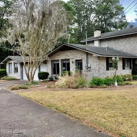Buy this 4 bed house on 2816 Broome Lane in Beaufort, SC 29902