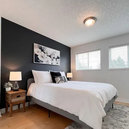 Image 9 - Victoria, BC V9C 4K2, Canada - Apartment for rent