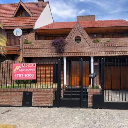 Rent this 3 bed house on Corrientes 634 in Martínez Oeste, B1640 HQB Martínez
