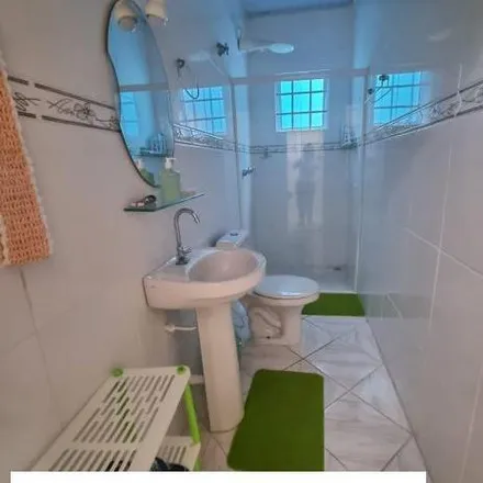 Buy this 8 bed house on Rua Dona Carolina in Praia das Palmeiras, Caraguatatuba - SP