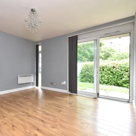 Image 9 - Charlesfield, London, SE9 4PS, United Kingdom - Apartment for rent