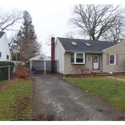 Buy this 3 bed house on 39 Wall Street in East Farmingdale, NY 11735