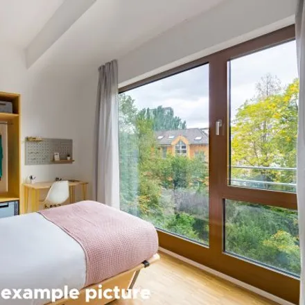 Rent this 3 bed room on WestendGate in Hamburger Allee, 60486 Frankfurt