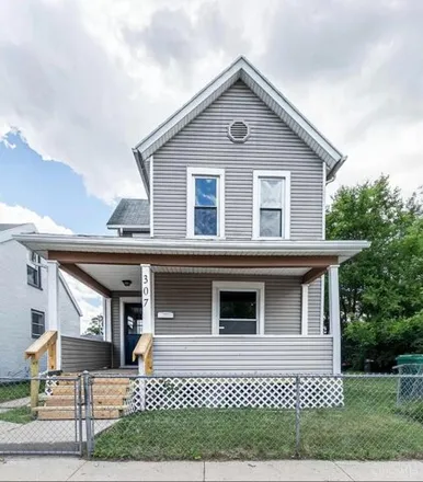 Buy this 4 bed house on 313 Chestnut Avenue in Springfield, OH 45503