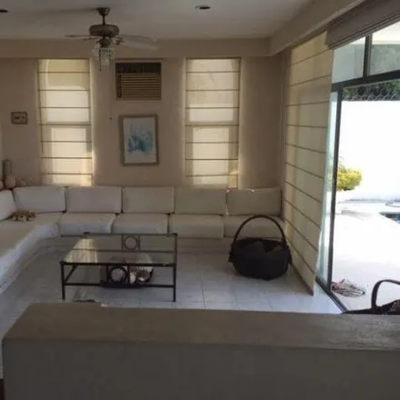 Buy this 4 bed house on Avenida Anáhuac in Lomas de Costa Azul, 39300 Acapulco