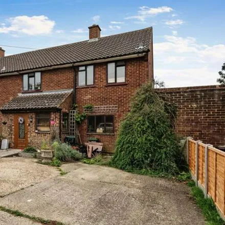 Buy this 3 bed duplex on Bowmansgreen Primary School in Telford Road, London Colney
