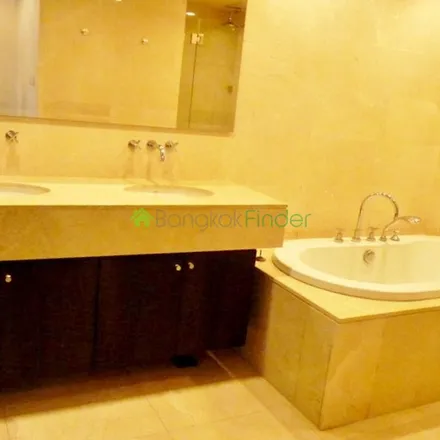 Rent this 2 bed apartment on 61/4-5 in Soi Thong Lo 1, Vadhana District