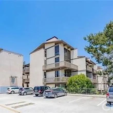 Image 2 - 7341 Marina Pacifica Drive, Long Beach, CA 90803, USA - Apartment for rent
