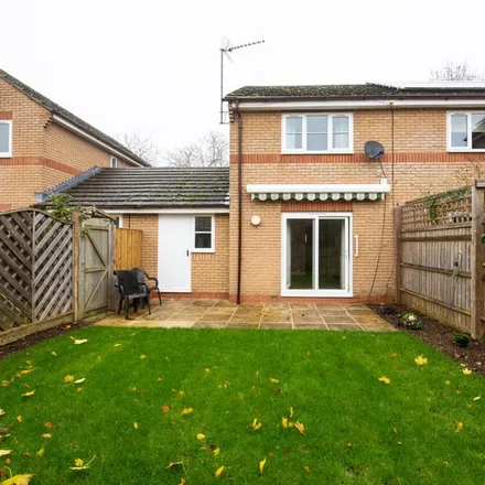 Rent this 2 bed duplex on 19 The Paddocks in Yarnton, OX5 1TF